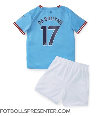 Manchester City Kevin De Bruyne #17 Hemmatröja Barn 2022-23 Kortärmad (+ korta byxor)